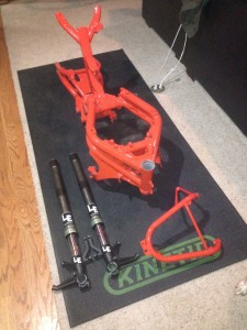 Fresh powdercoating and some trick LE Racing front forks ready to be built!